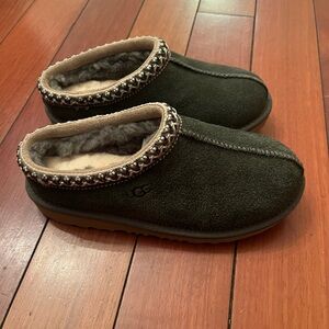 UGG Forest Green Suede Tasman II w/ Cream Fur Trim